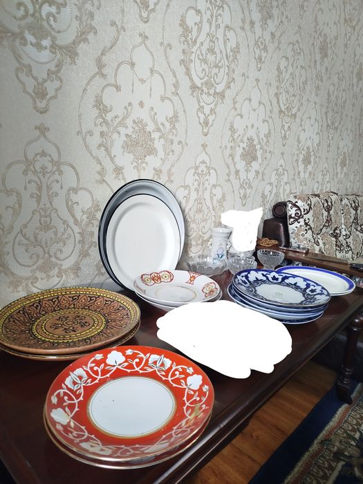 Лаган, коса ва вазалар сотилади