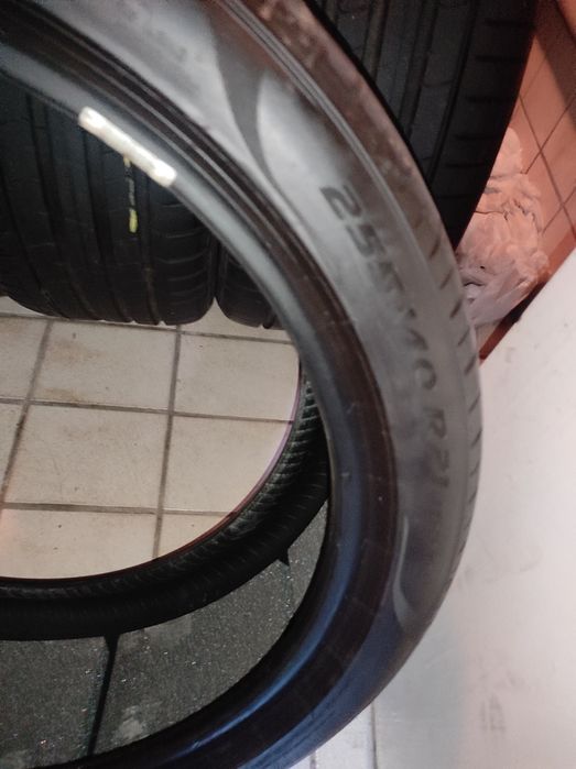 255/40/21 цола Пирели Pirelli 4бр.