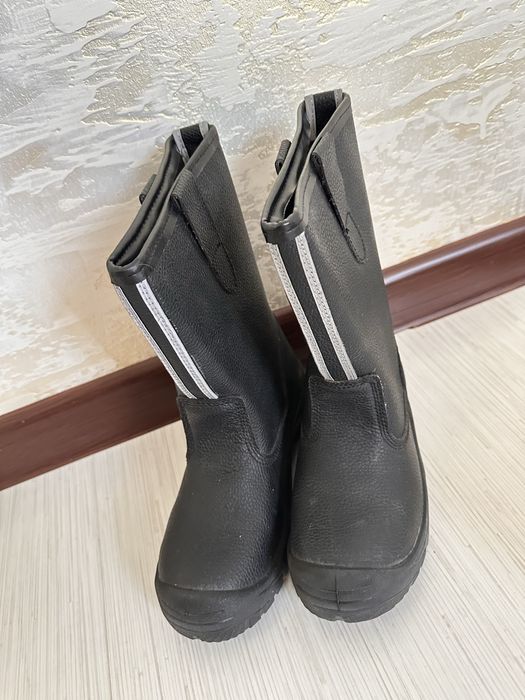 спец ботинки новый