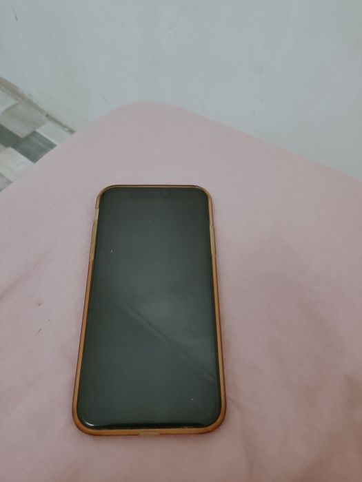 Продам iPhone 11