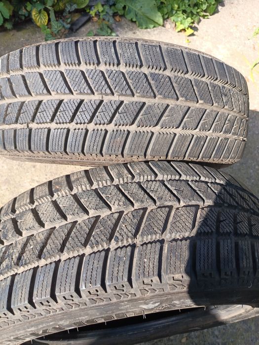 195/60R15 зимни гуми 2броя