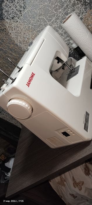 Продам швейную машинку