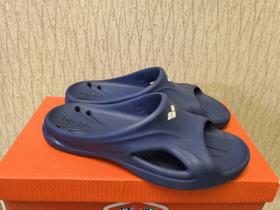 Продам сланцы для мальчика р.37