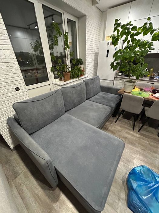 Продам диван.