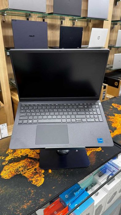 Noutbuk Dell 15 Essential Notebook IntelCorei5-1334U/Dostavka BEPUL