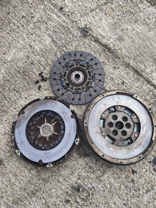 Kit volantă cu ambreiaj  2.0 tdi BMP BMM 140 cp Volkswagen Passat B6