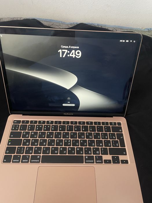 MackBook Air 2020 core-i3