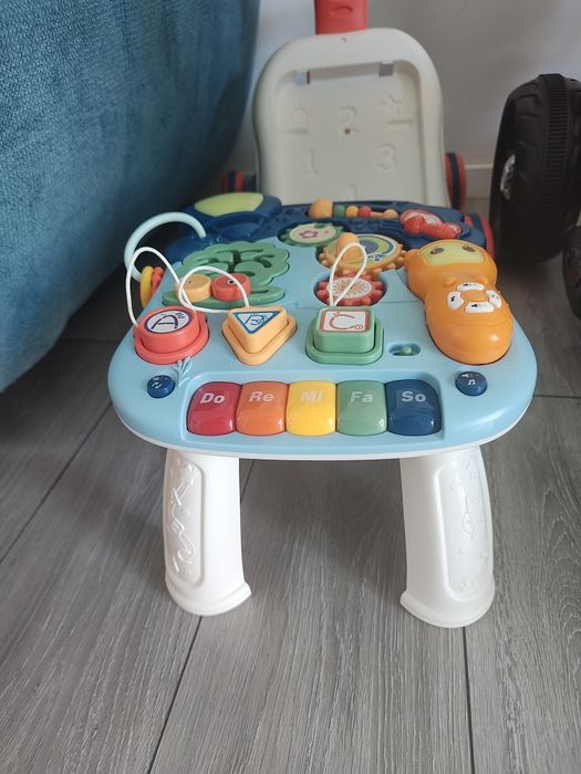 Antemergator cu centru de activitati