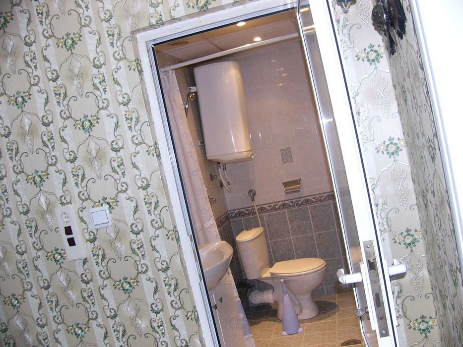 Дава се под наем Двустаен апартамент в Велико Търново, Център - 55 кв.м за 285.6 € - Снимка #1