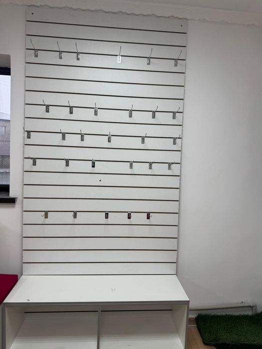 Магазинге полкалар