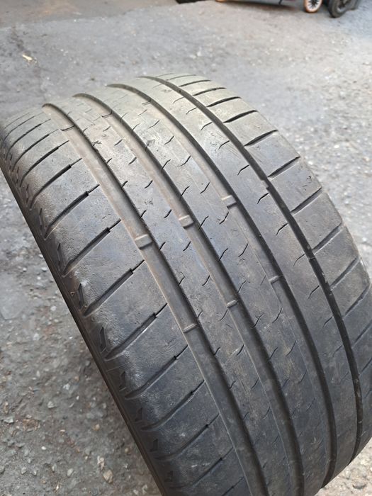 O anvelopa 295/35 R21 Bridgestone