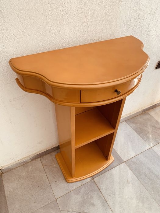 Италианска конзолна масичка