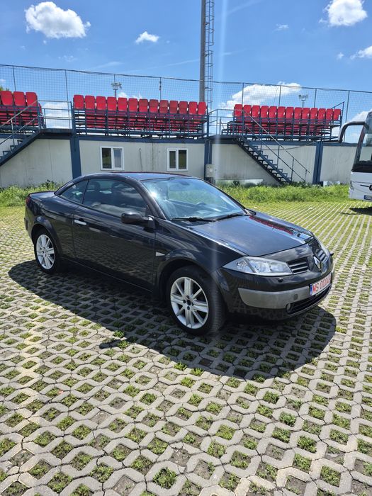 Vând sau schimb Renault Mégane II Coupé-Cabriolet decapotabilă, mașină întreținută și foarte plăcută la condus.