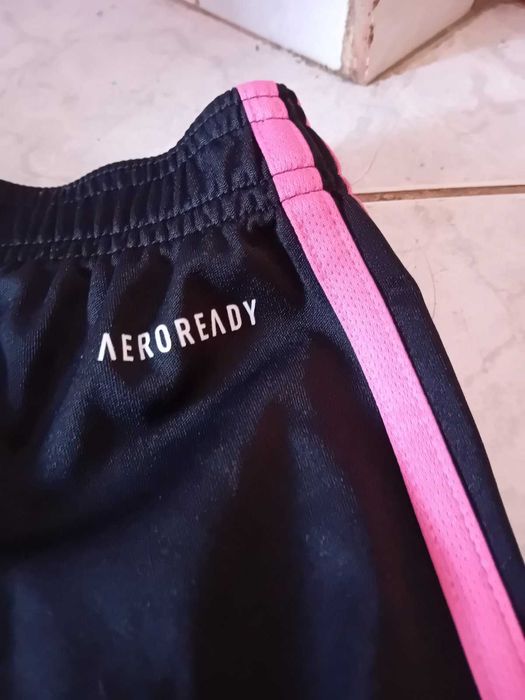 Оригинални къси панталони на Реал Мадрид