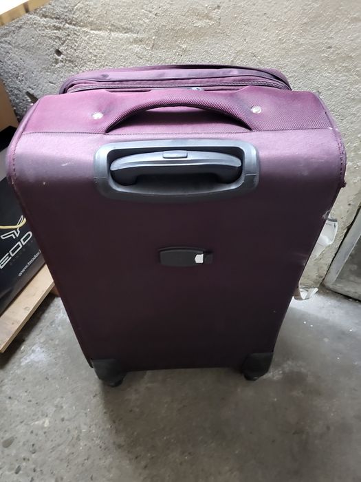 Куфар ново лилаво