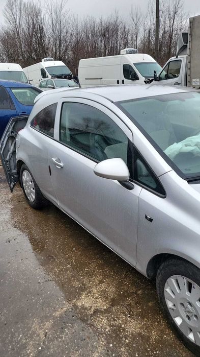 Usa stanga dreapta corsa d coupe 2009