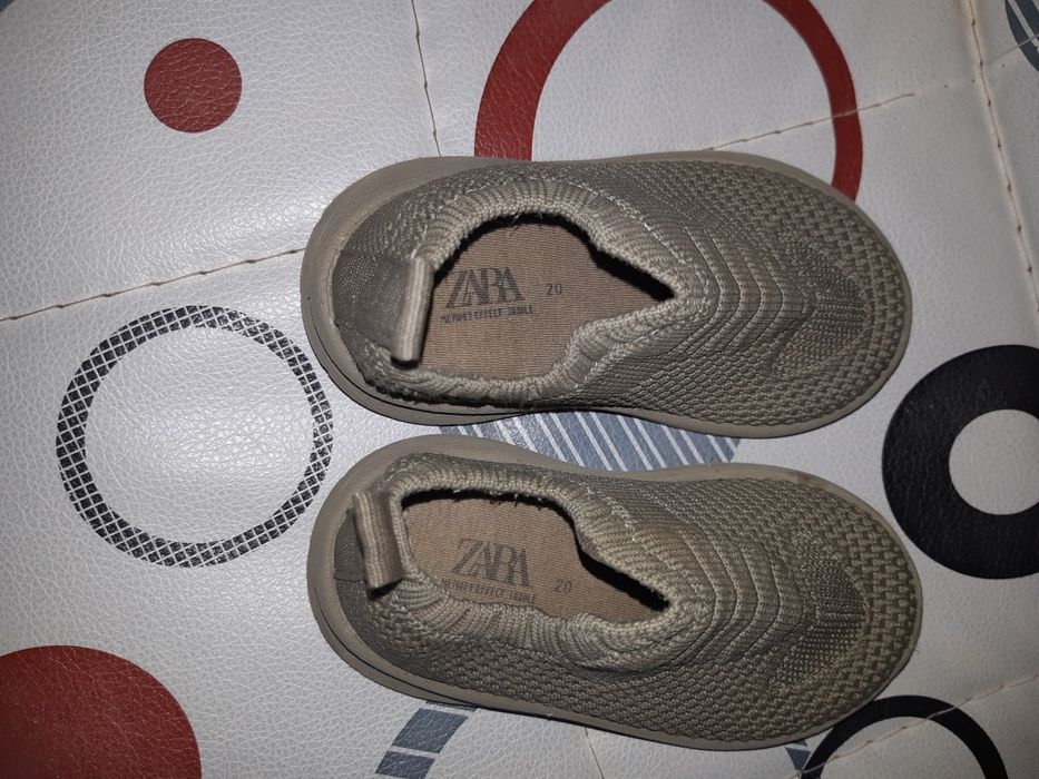 Vand adidasi zara marimea 20