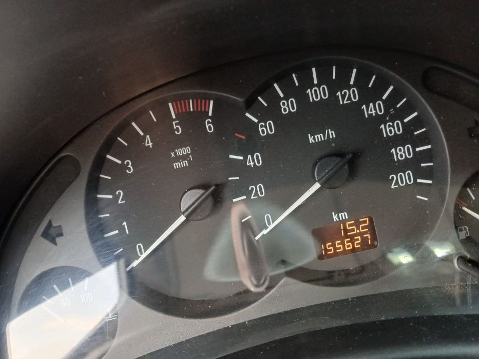 Vînd OPEL COMBO folosit