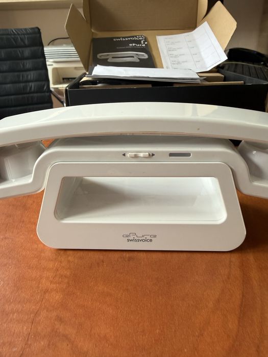 Продавам стационарен телефон