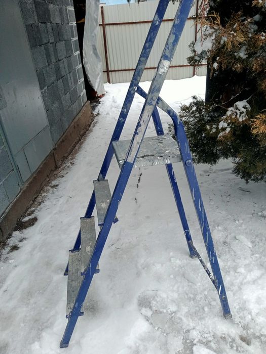 Стремянка стальная