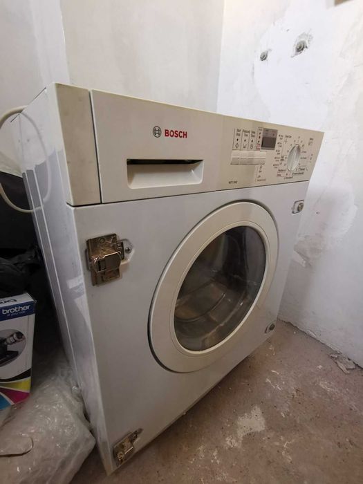 Пералня със сушилня за вграждане Bosch