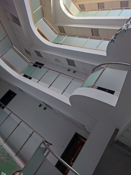 Продавам компактно студио !