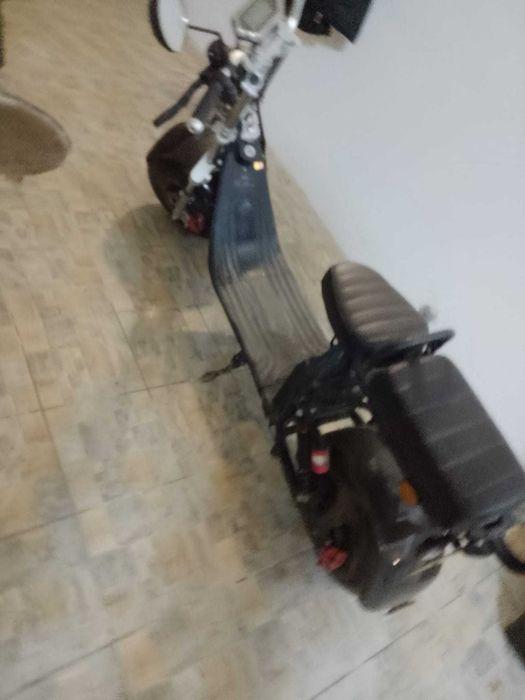 Vând scuter electric marca hoinar,