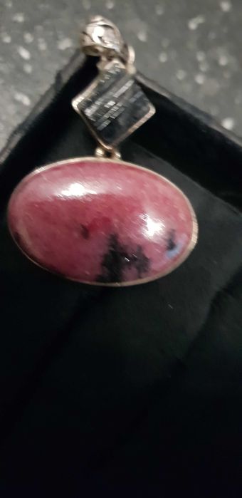 Продавам  медальон  от сребро fossil ammonite