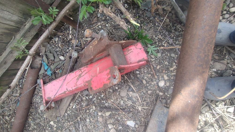 Vând plug unia ibis l 3+1 urgent!!