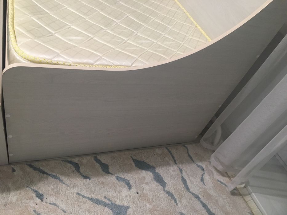 Кровать подростковоя!