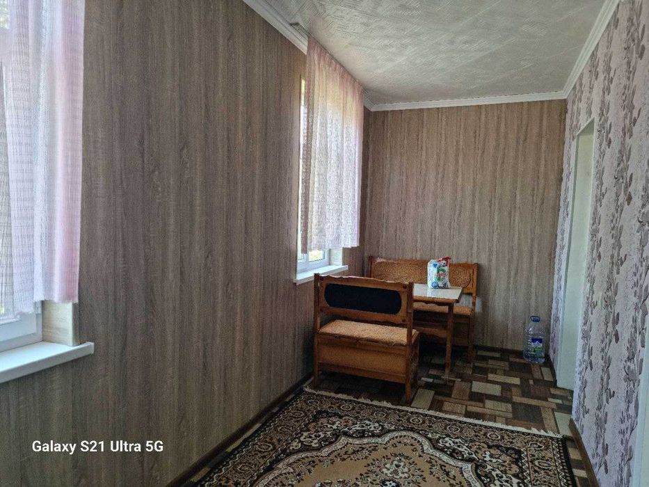 Продается 2-х комнатная квартира в Чирчике рядом Спорт.институт