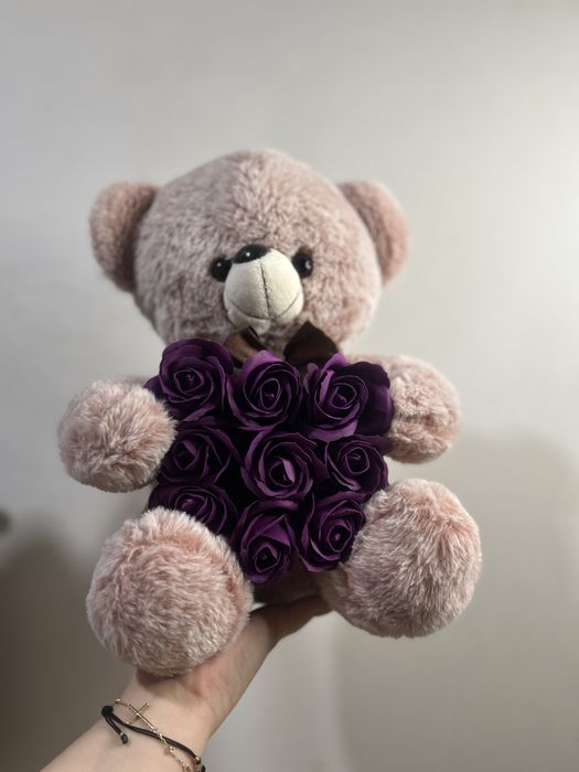 ursulet cu trandafiri