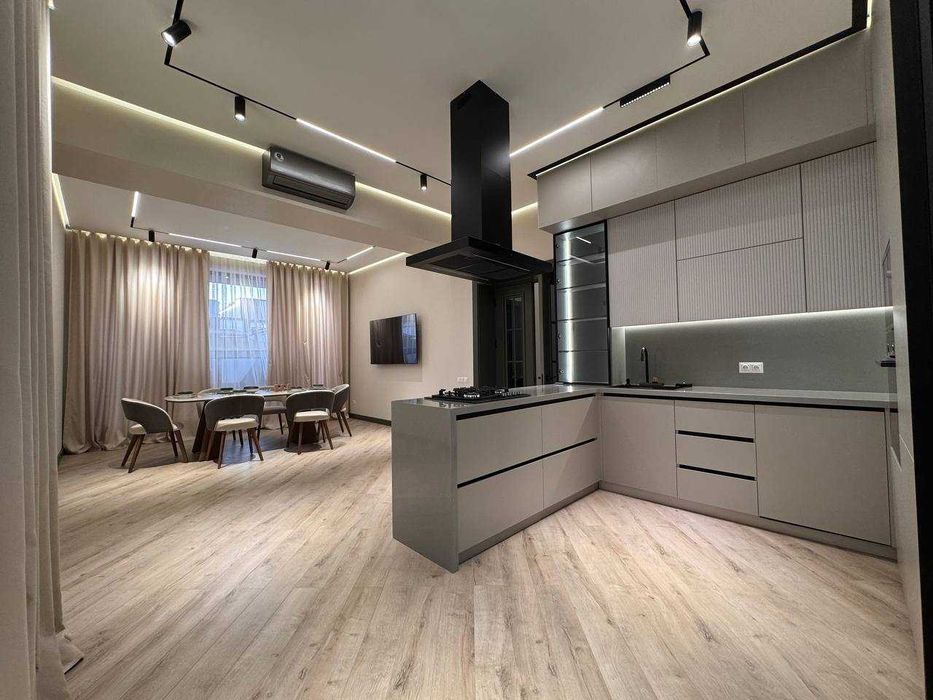 ПРОДАЕТСЯ ДОМ ЖК New Town 5 Соток   320кв.м