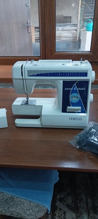 Продам швейную машину