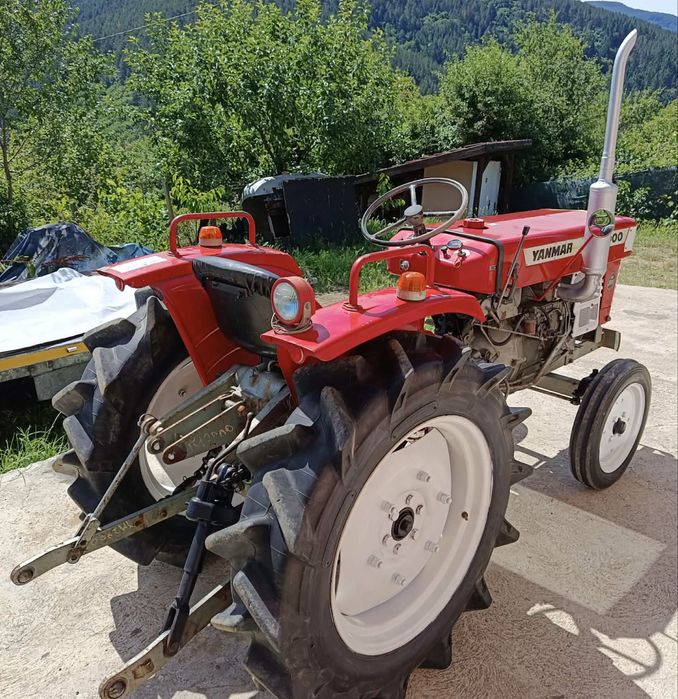 Японски трактор Yanmar YM2000
