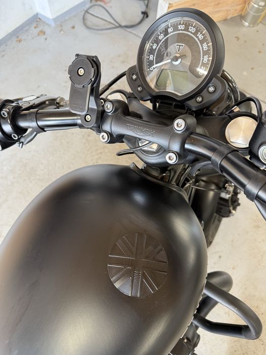 Triumph Bobber Black