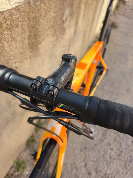 Карбонов Шосеен велосипед Rose X-lite four 2x11 Ultegra Groupset дискови 7.6кг 46см
