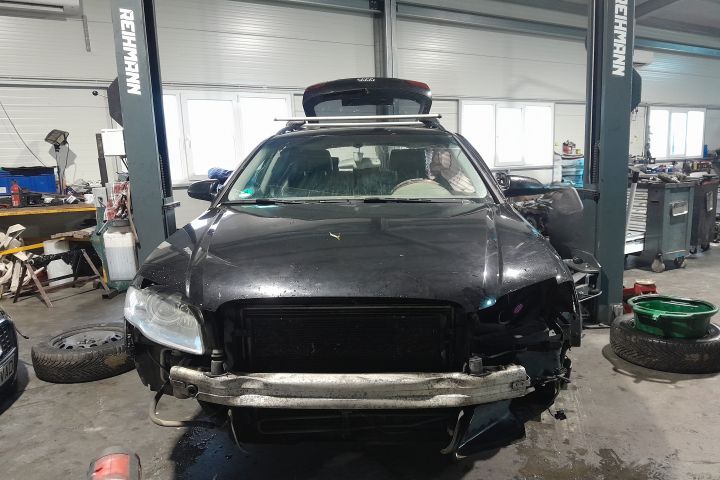Carcasa filtru aer 03G133835B - 2.0 BPW 03G133835B - 2.0 BPW Audi A4