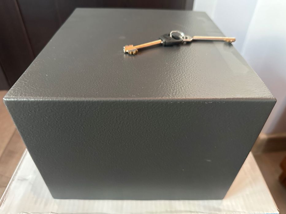 Метална Каса/Сейф за пистолет