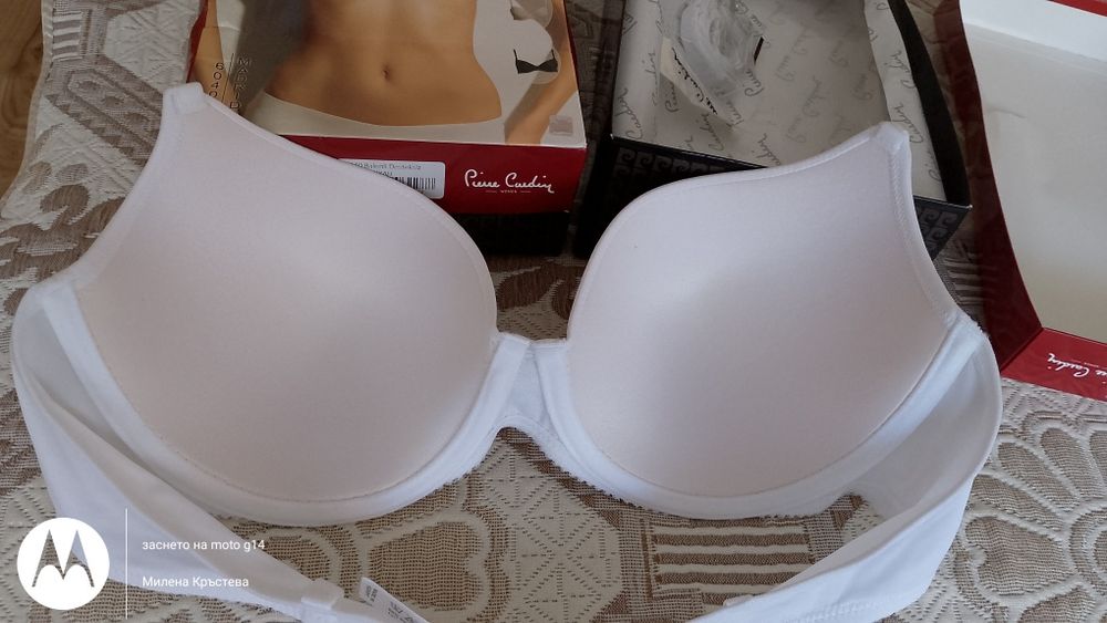 Сутиен 90В чисто нов