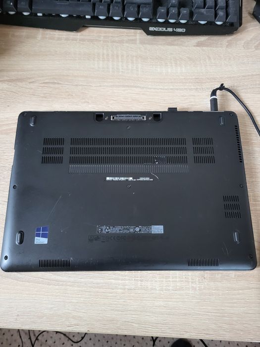 Laptop Dell Latitude E7470,  FullHD,  8 GB,  ssd M2  128 GB,  14"