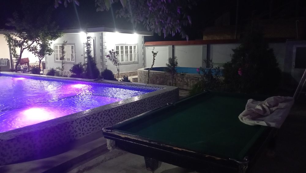 Dacha bor oilaviy va ulfatlar uchun . Xumsonda joylashgan .Ugam daryos