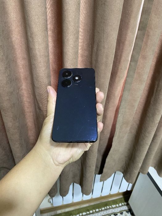Tecno spark Go 2024 xotira 128/6 aybi sensiri singan imekasi yoq