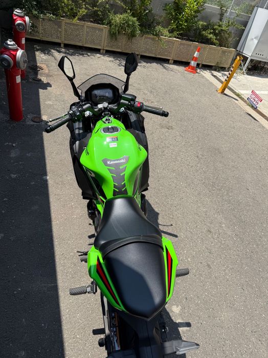 Vand Motocicleta Kawasaki Ninja 650 KRT ABS (model 2023)