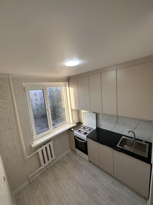 Продам 2 квартиру  Есет Батыр 105 к2