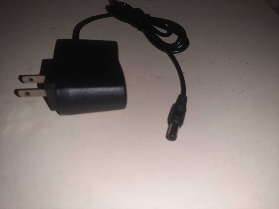 Блок питания 9V - 1A