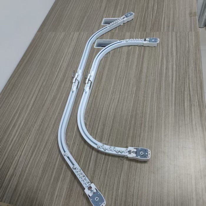 Aqlli karniz tizimi Zigbee texnologiyasi va uzoq muddatli akkumulyator