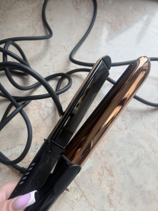 Placa Babyliss cu care se poate indrepta / bucla parul