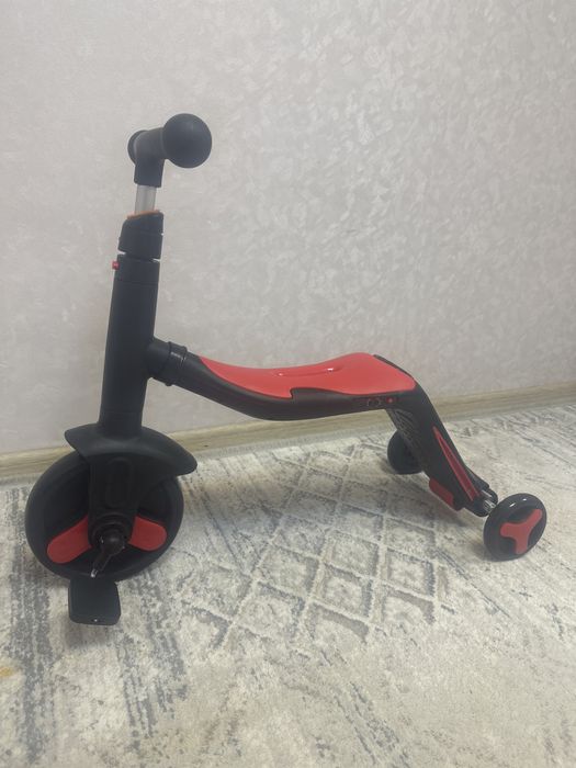 Продам беговел - самокат