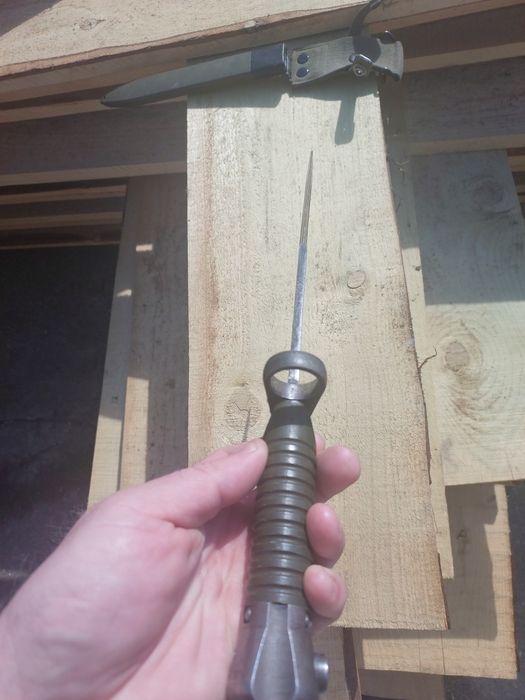 Baioneta militara Spania